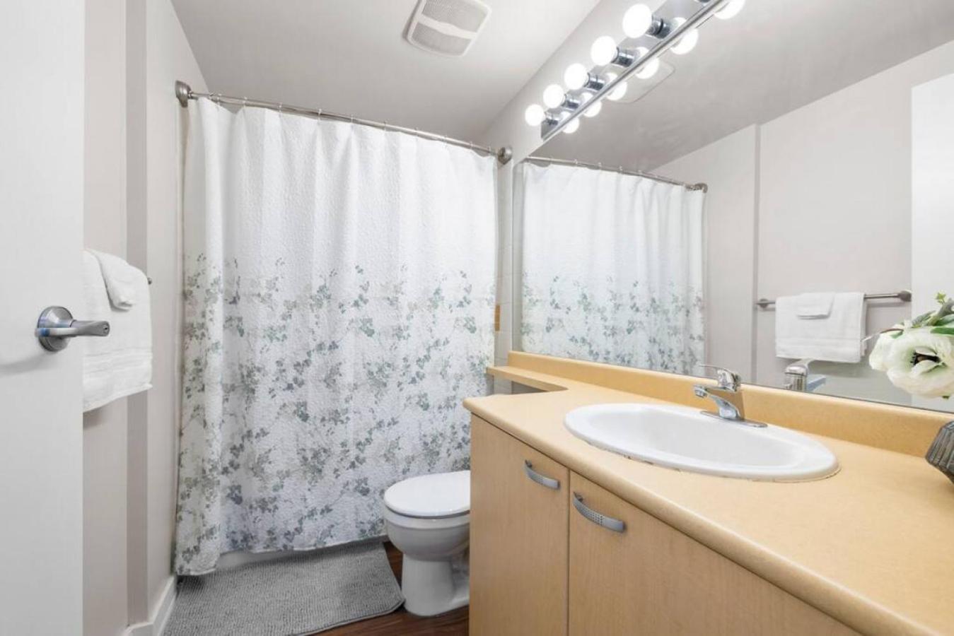 Top Floor Unit On Granville Strip Yaletown Area แวนคูเวอร์ ภายนอก รูปภาพ
