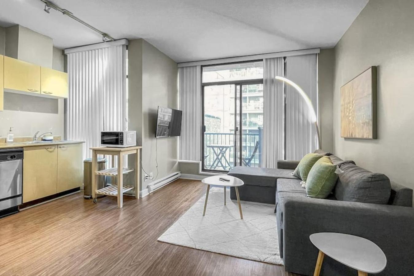 Top Floor Unit On Granville Strip Yaletown Area แวนคูเวอร์ ภายนอก รูปภาพ
