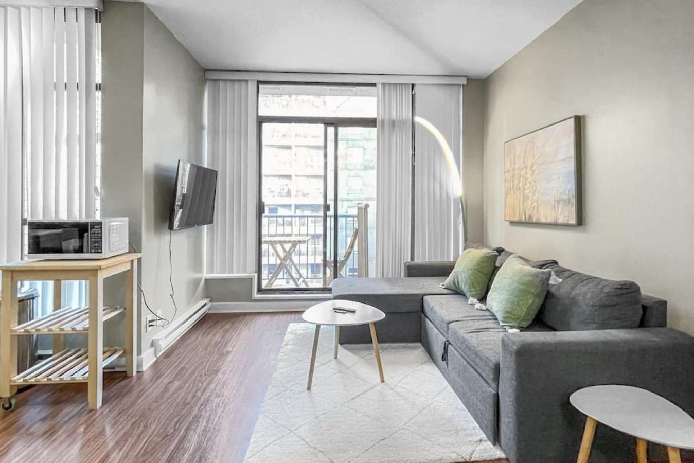 Top Floor Unit On Granville Strip Yaletown Area แวนคูเวอร์ ภายนอก รูปภาพ